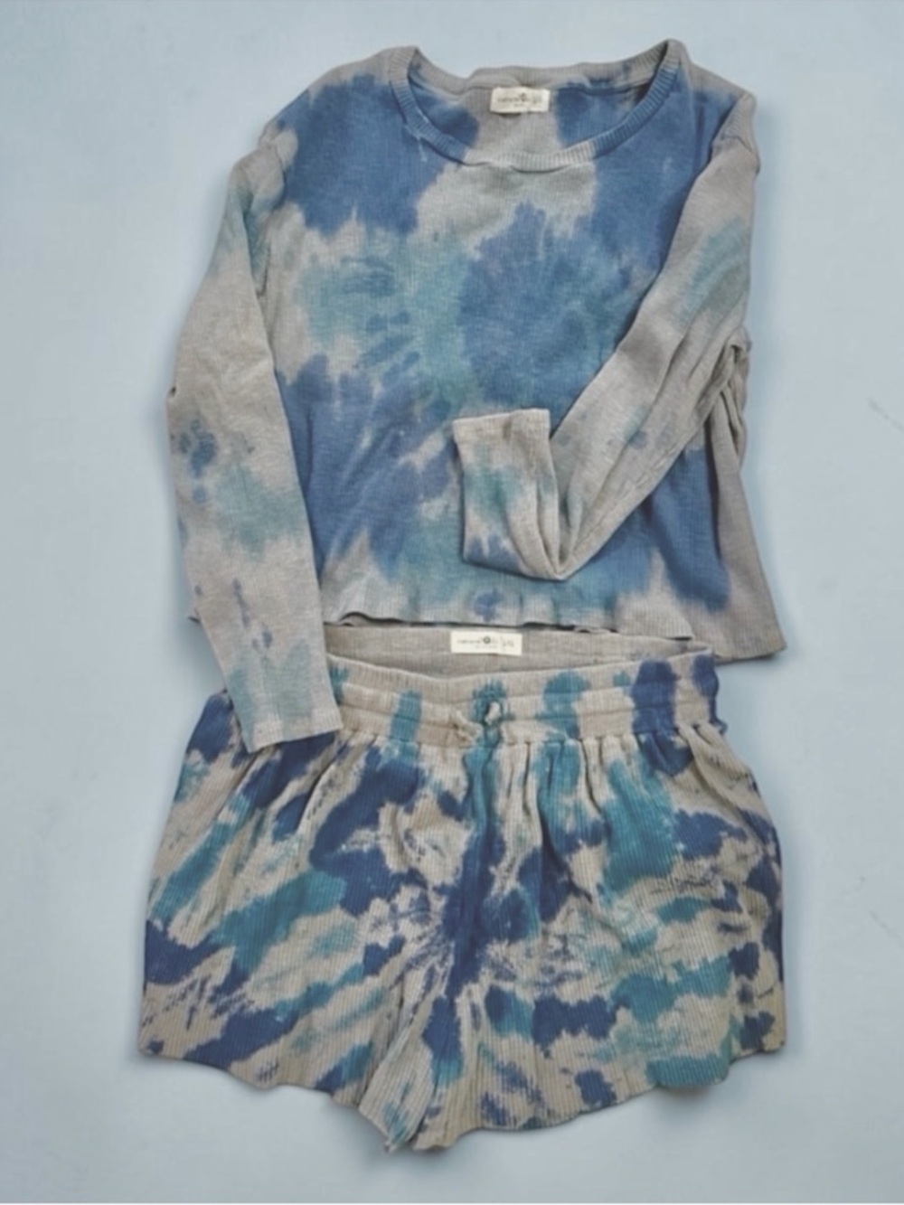 NATURAL LIFE Ribbed Tie-Dye Top in Blue & Gray